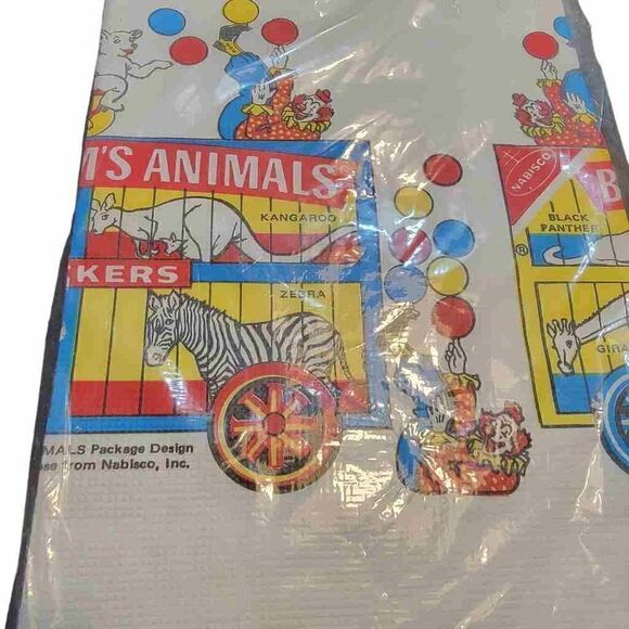 Vintage Nabisco Animal Crackers Plastic Table Cover Turtle Press Zoo - Picture 2 of 4
